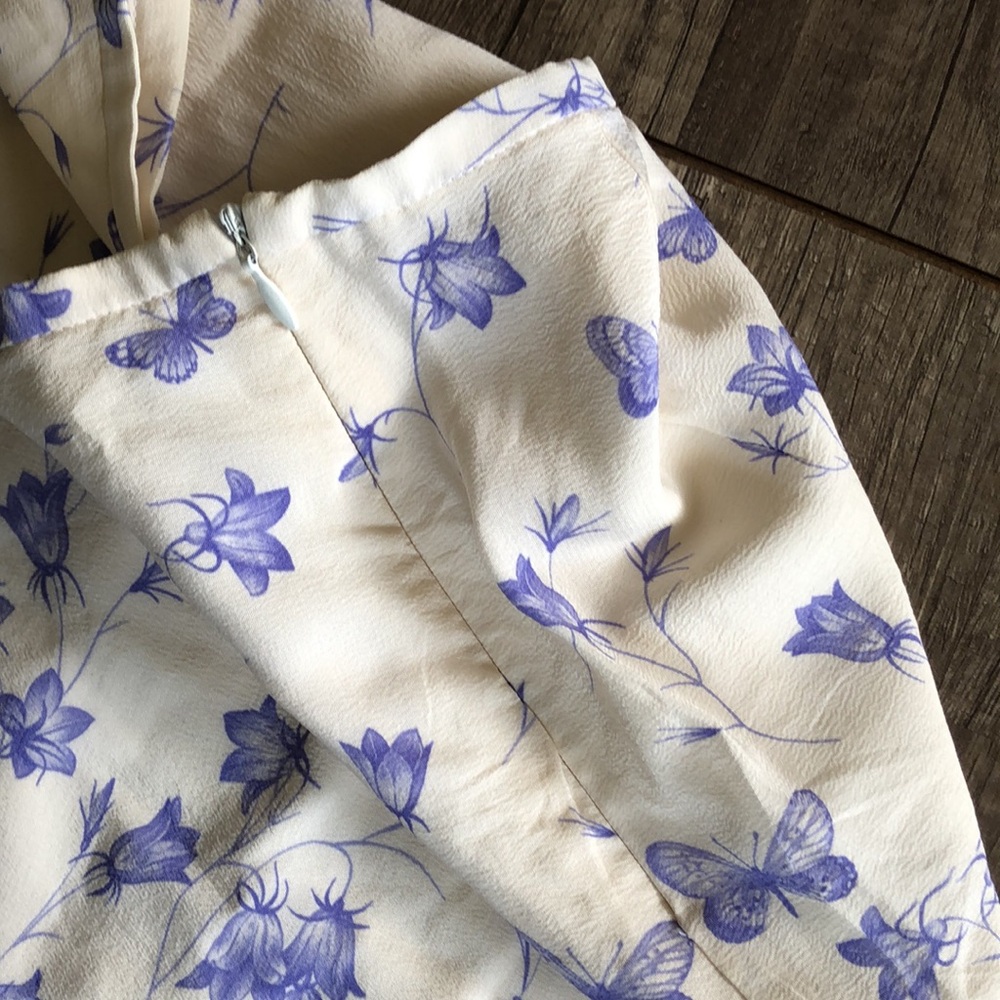 Escada Ivory and Blue Floral and Butterfly Mini Silk Skirt 36 - Picture 7 of 9